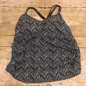 Ava & Viv Black & White Geometric Swimsuit Top 26W